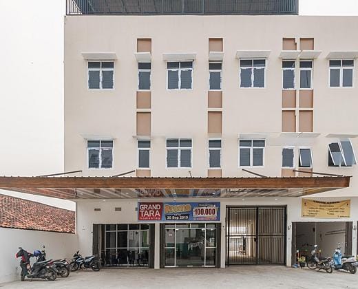 RedDoorz Plus @ Grand Tara Homestay Palembang