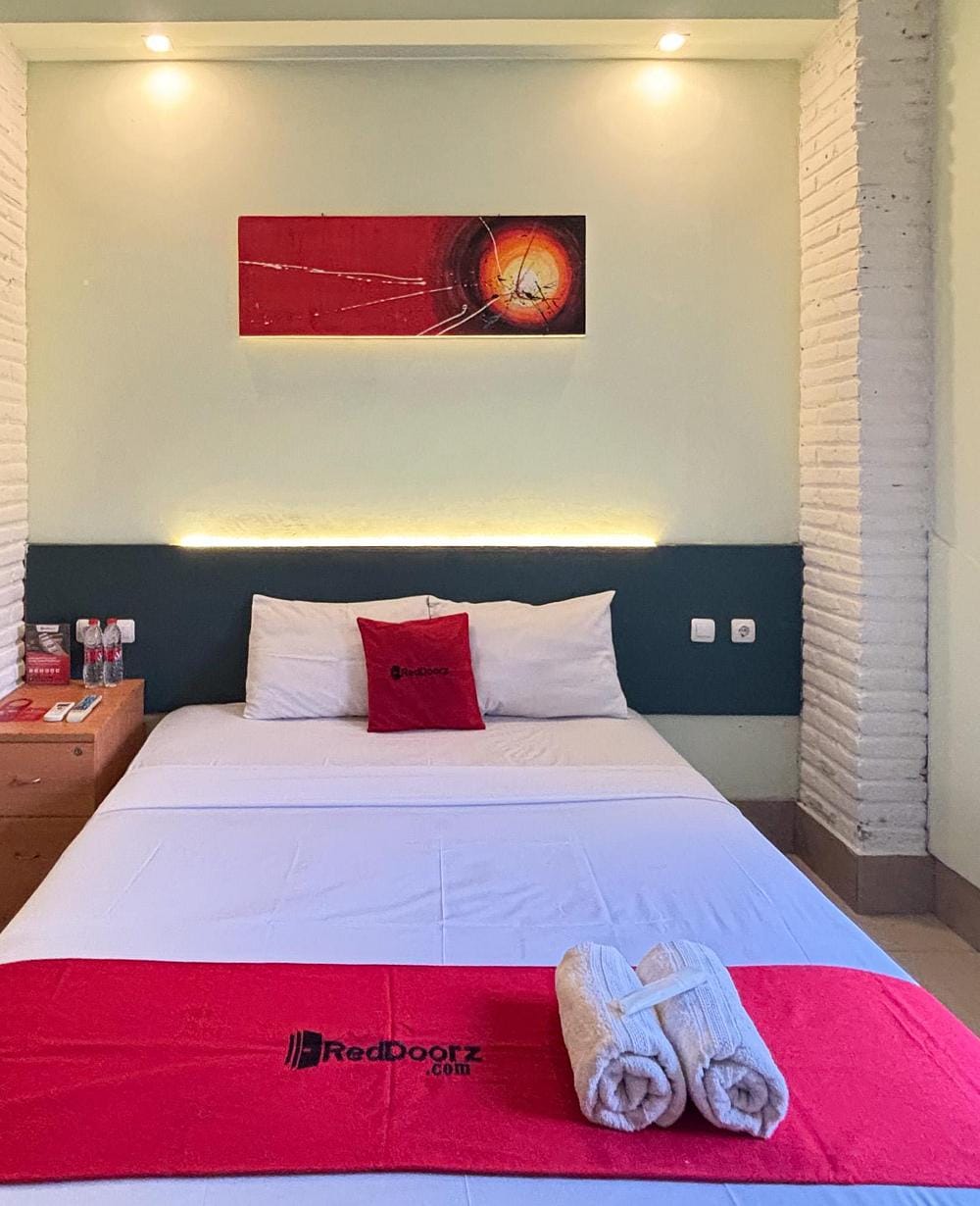 RedDoorz Deluxe Room