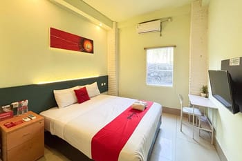 RedDoorz near Alun Alun Madiun