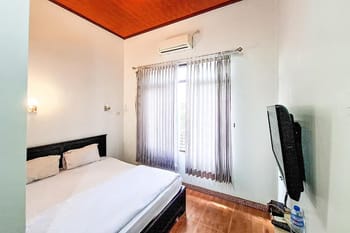Gatra Hotel Syariah near Alun Alun Kudus Mitra RedDoorz
