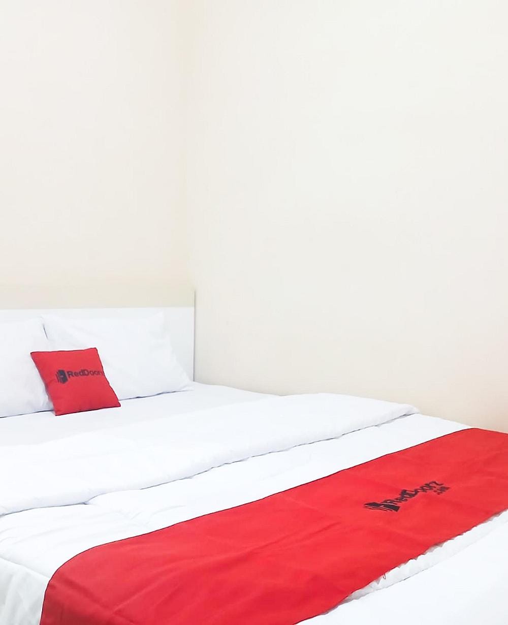 RedDoorz Room
