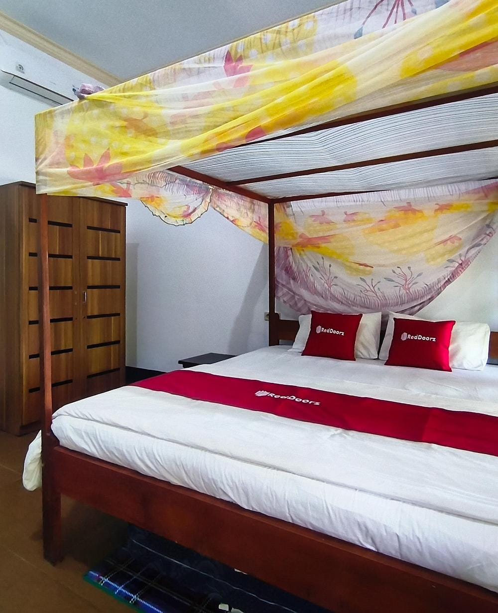 RedDoorz Room