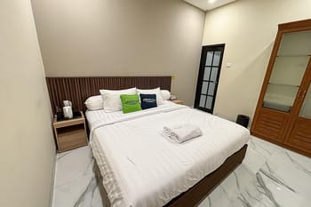 Urbanview Hotel Syariah Viero Condet