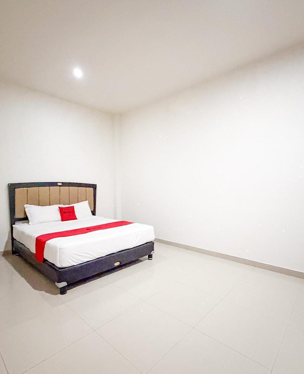 RedDoorz Room