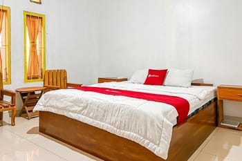 RedDoorz @ Villa Camry Ujung Genteng