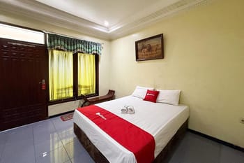 RedDoorz @ Hotel Sukapura Permai Bromo