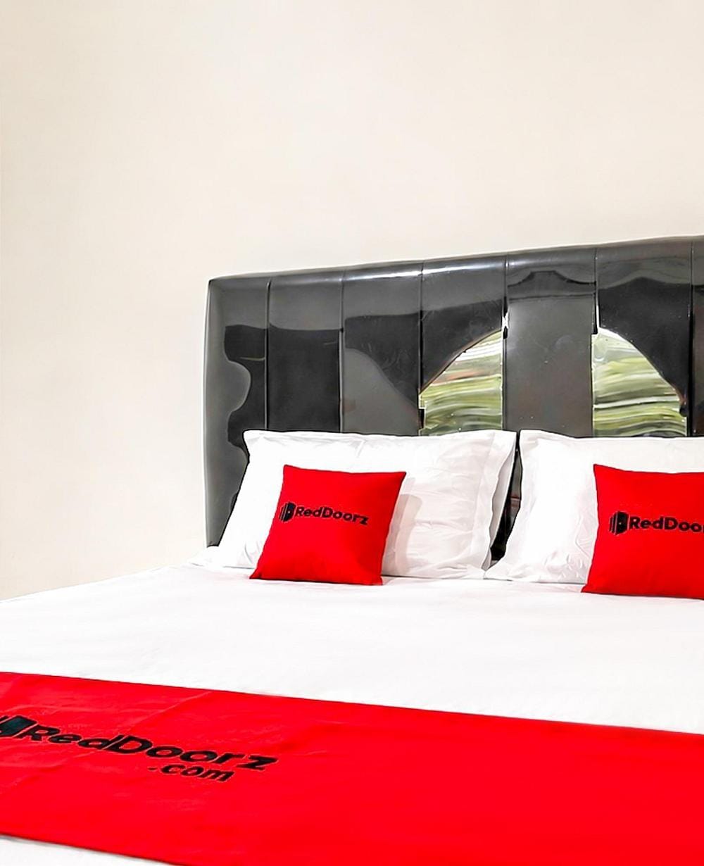 RedDoorz Room