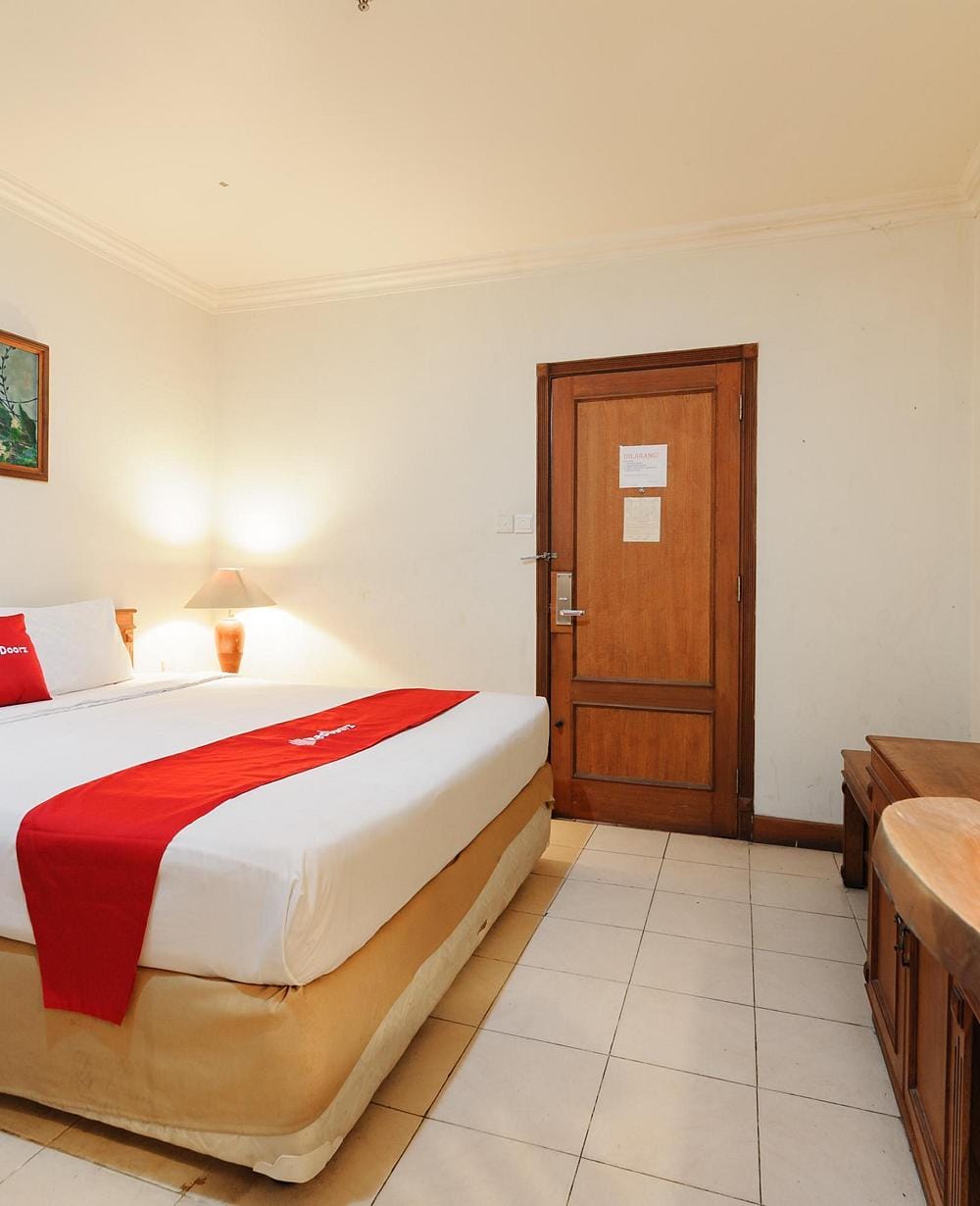 RedDoorz Superior Room