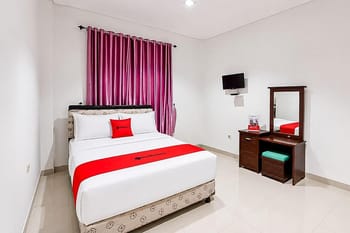 RedDoorz @ Residence Bintaro
