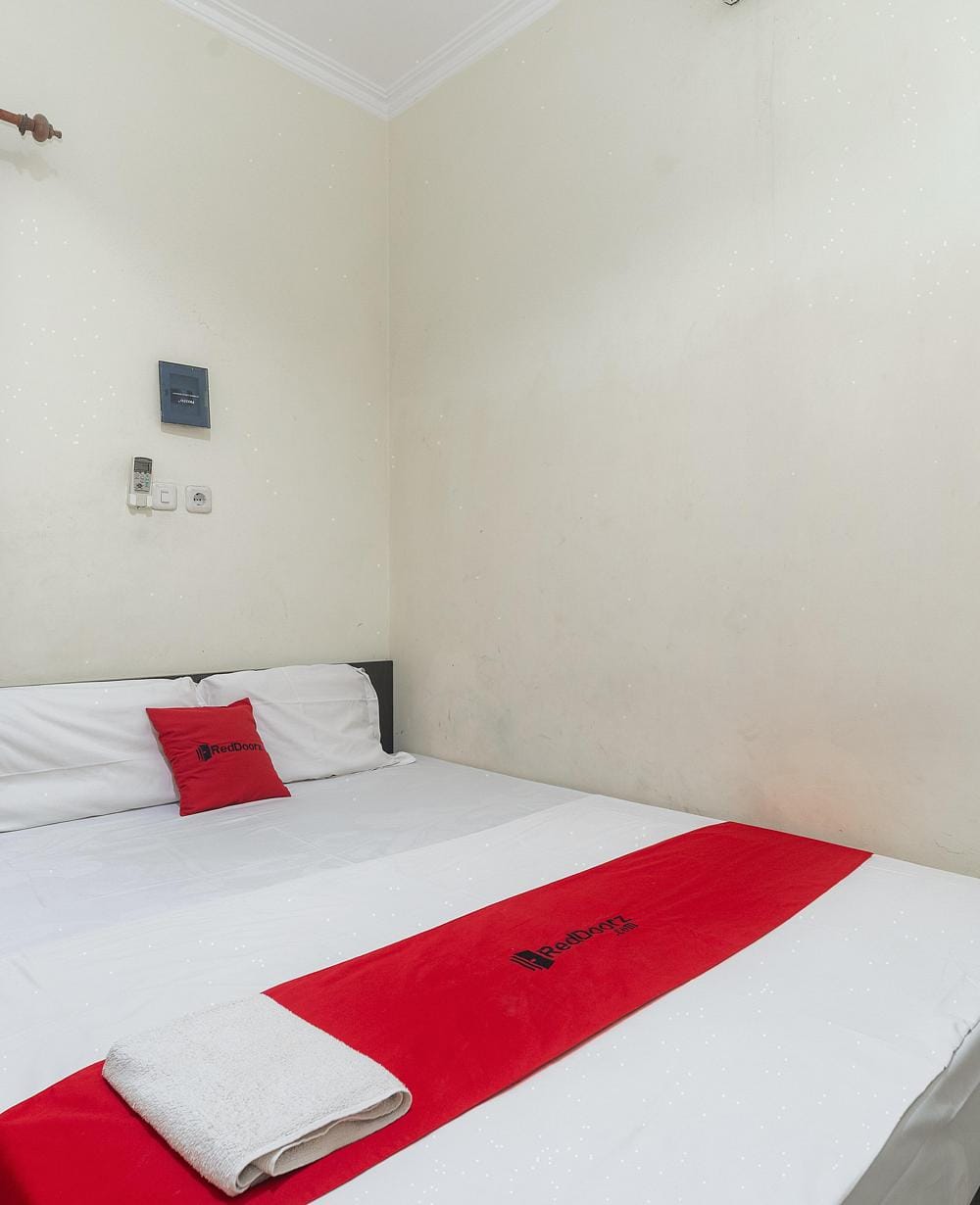RedDoorz Room