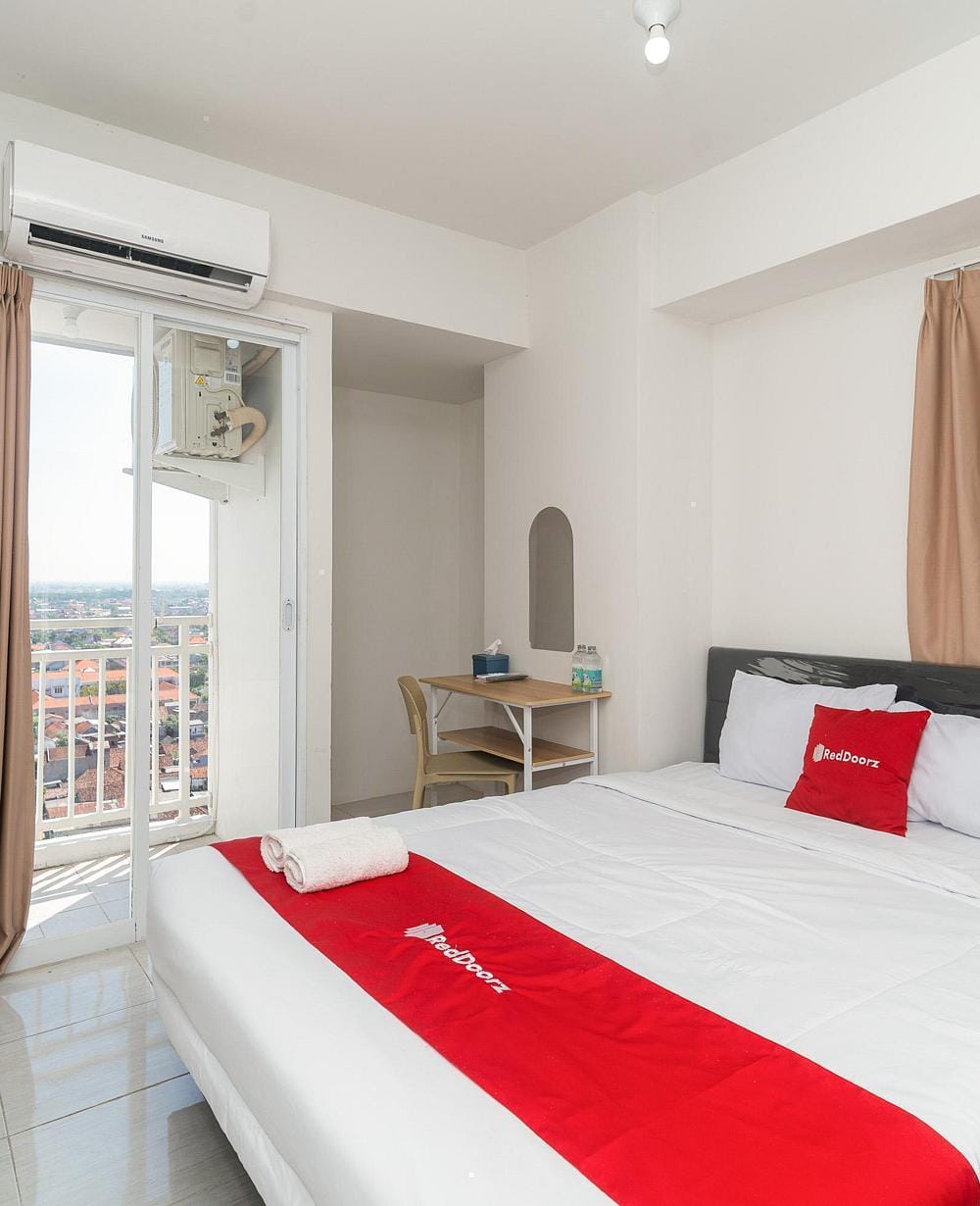 RedDoorz Room