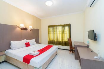 RedDoorz near Gubeng Station Surabaya