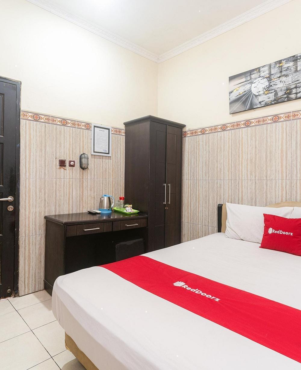 RedDoorz Deluxe Room