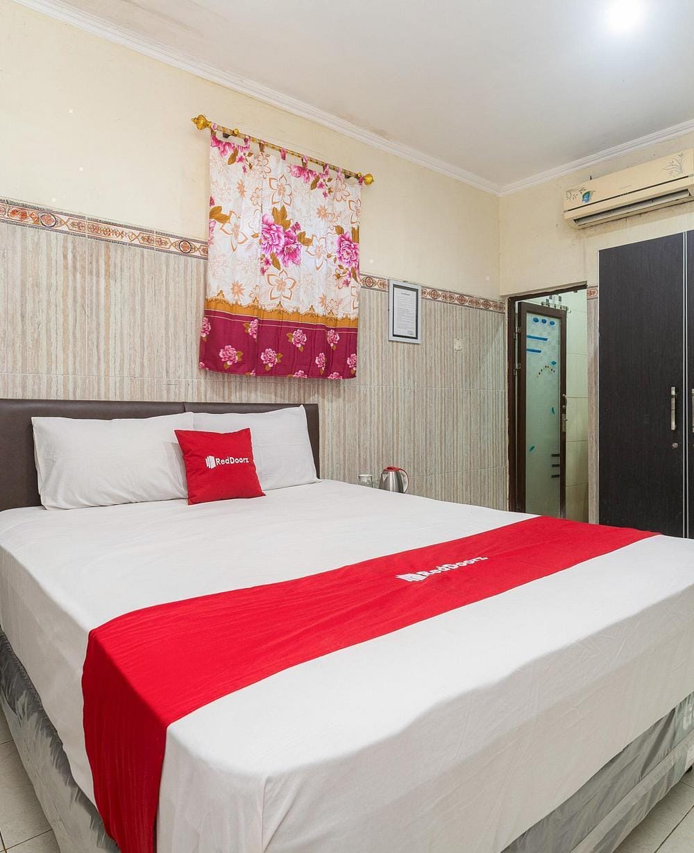 RedDoorz Room