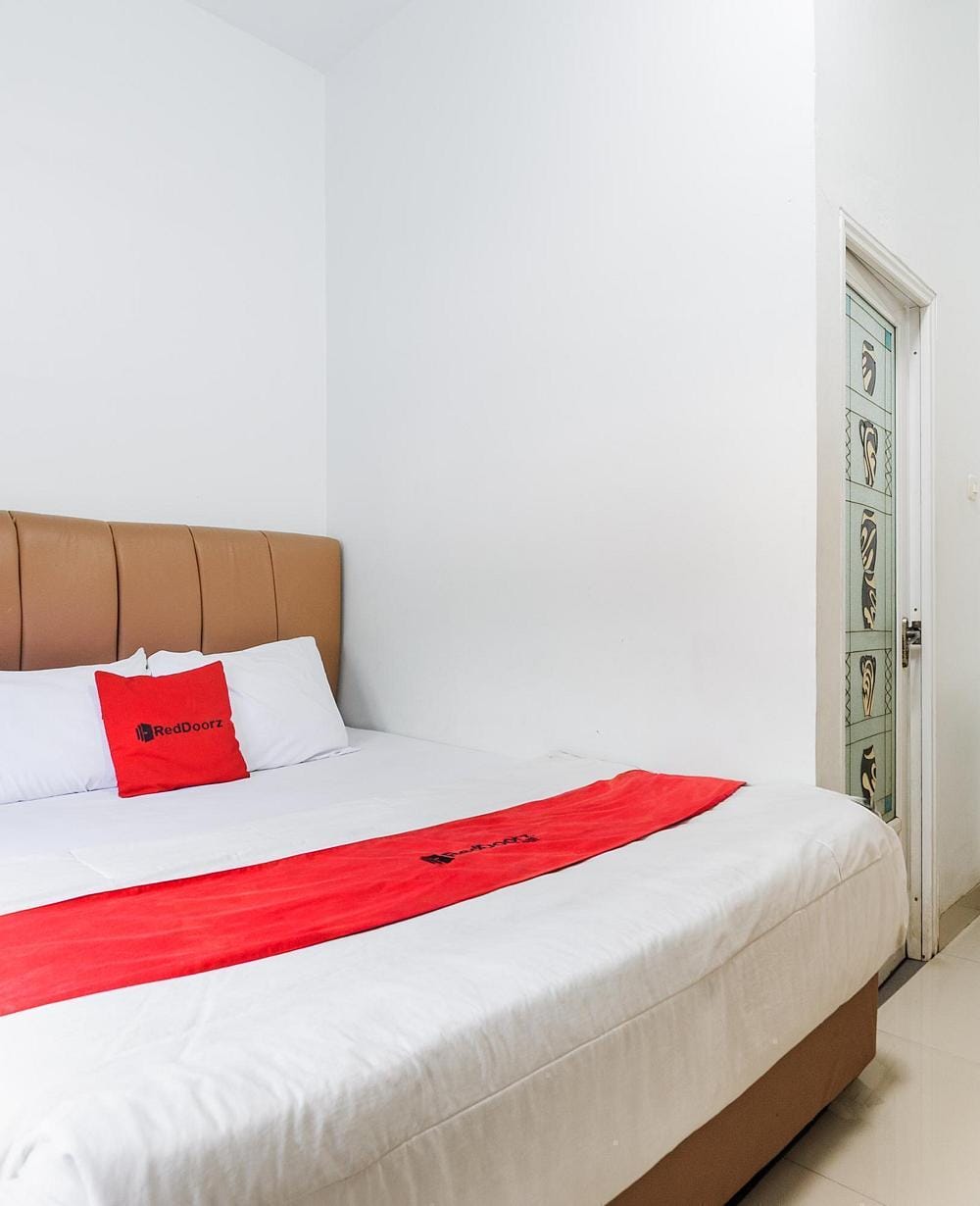 RedDoorz Room