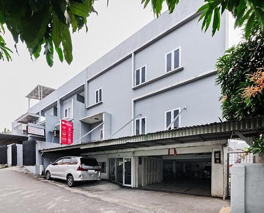 RedDoorz near Siloam Hospital Palembang