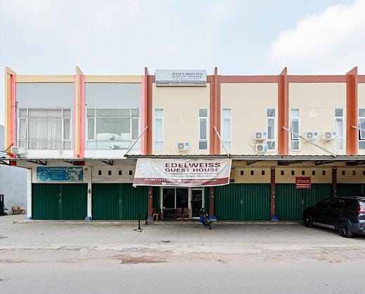 Urbanview Hotel Edelweiss Syariah Palembang by RedDoorz