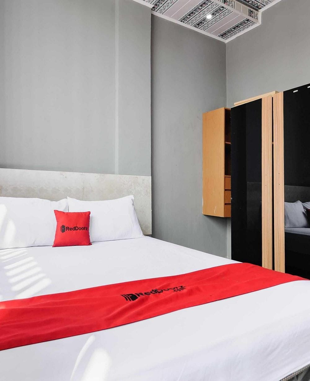 RedDoorz Room