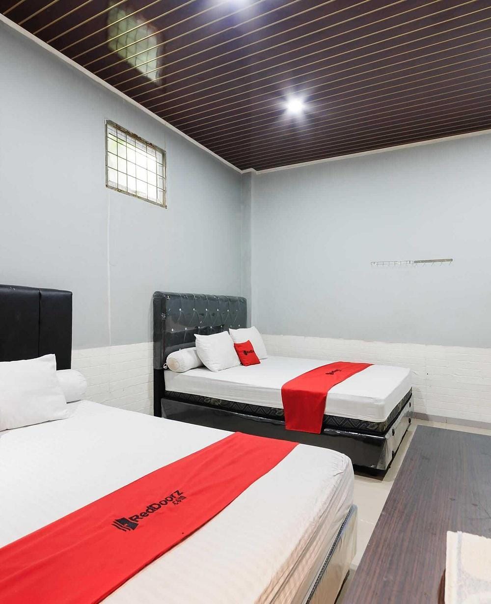 RedDoorz Family Room