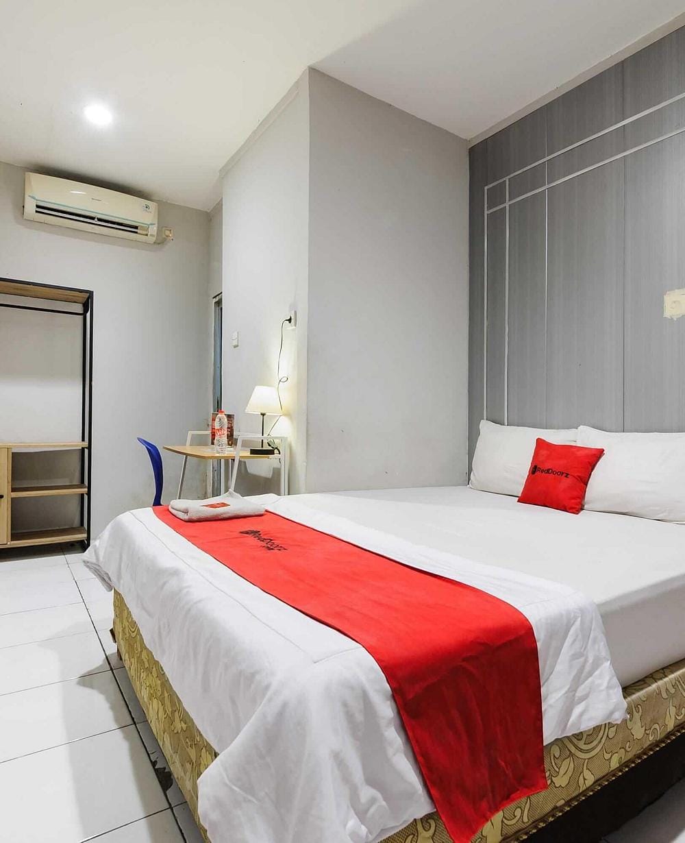 RedDoorz Room