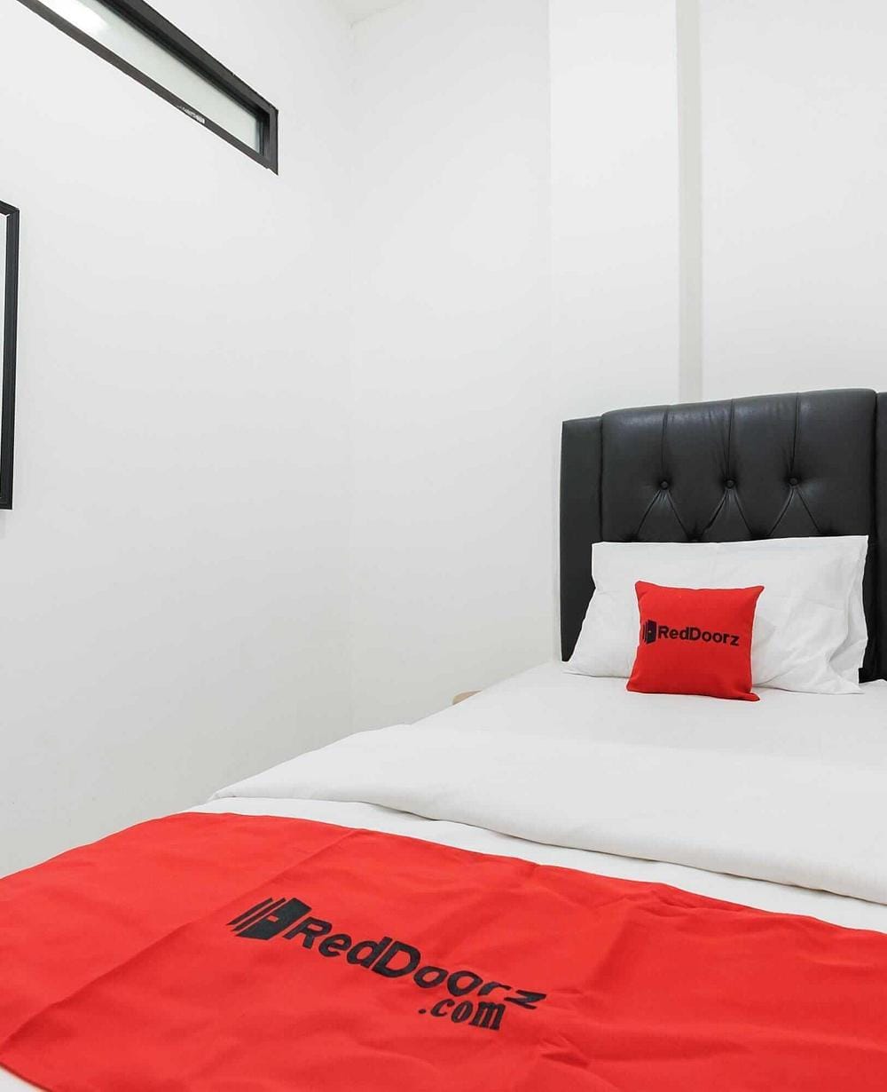 RedDoorz Single Room