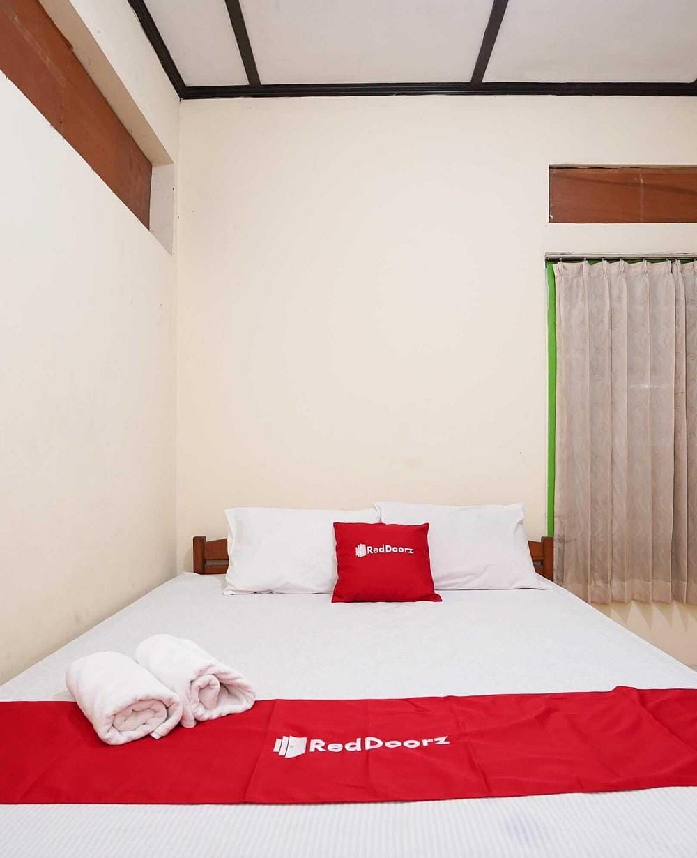 RedDoorz Room