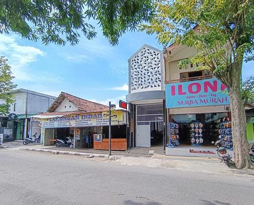 RedDoorz @ Brawijaya Central Kampung Inggris