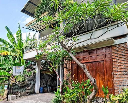 Gatra Hotel Syariah near Alun Alun Kudus Mitra RedDoorz