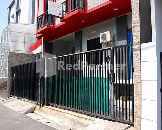 Snow White Residence near Grogol RedPartner