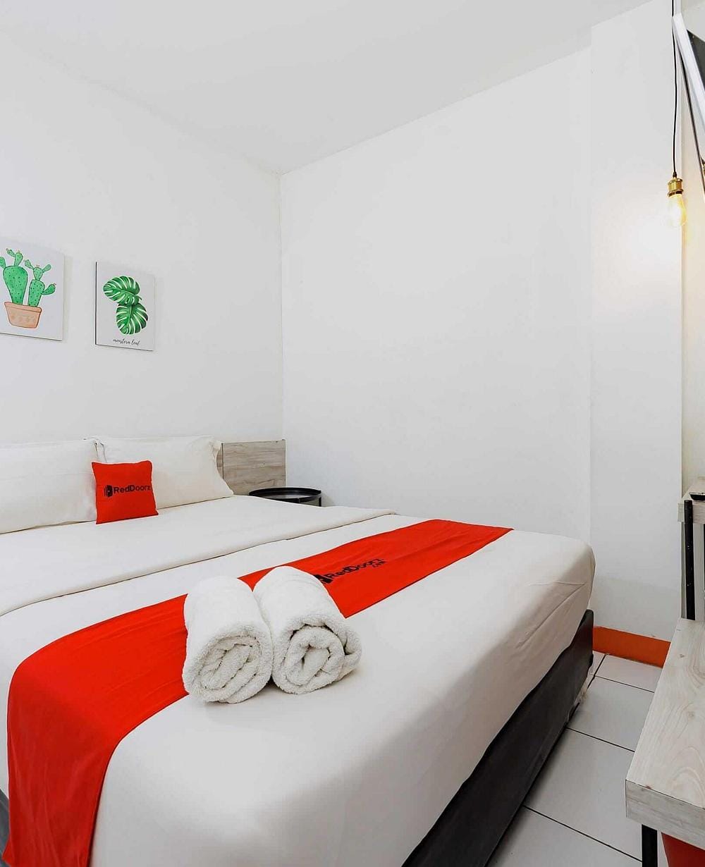 RedDoorz Room