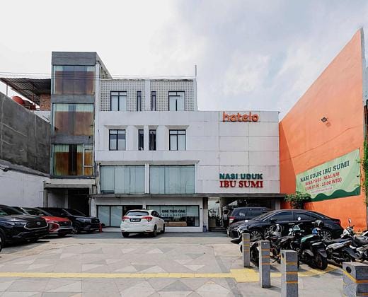 RedDoorz near Mangga Dua Mall