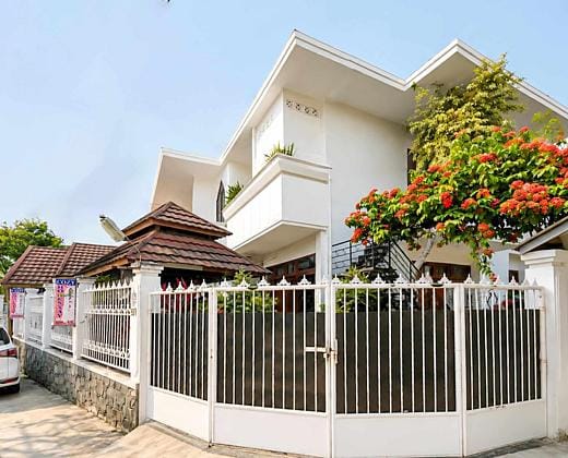 Cozy Homestay Syariah Mitra RedDoorz Bandung