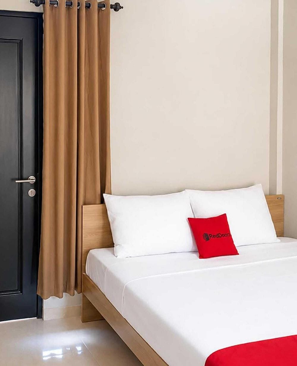 RedDoorz Room
