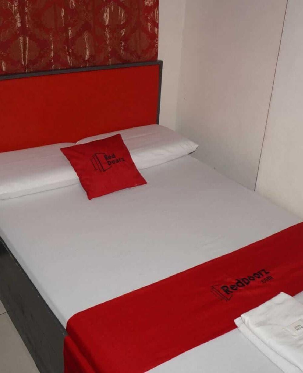 RedDoorz Room