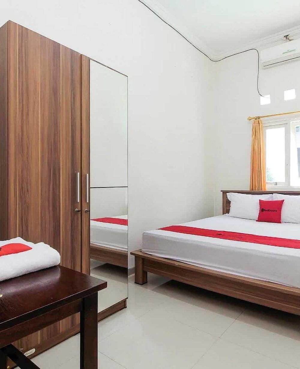 RedDoorz Room
