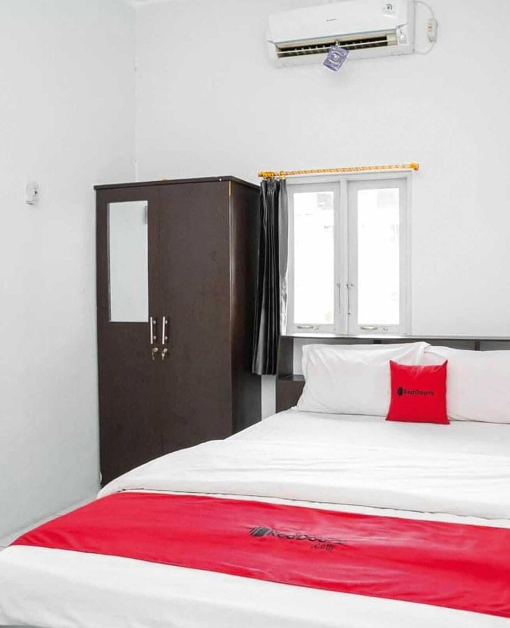 RedDoorz Room