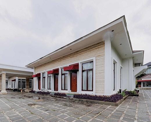 RedDoorz Premium near Stasiun Lenteng Agung