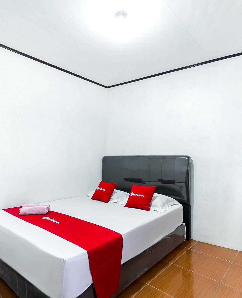 RedDoorz Room