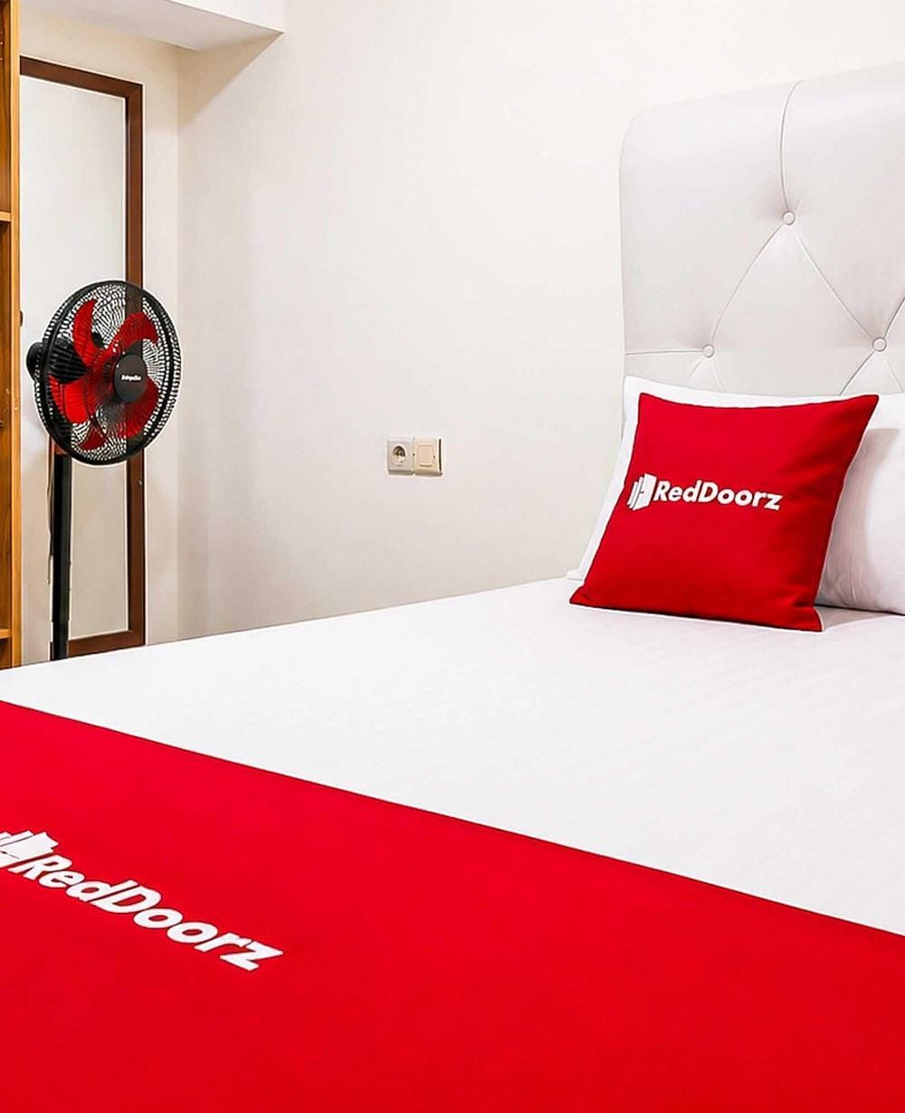 RedDoorz Deluxe Room