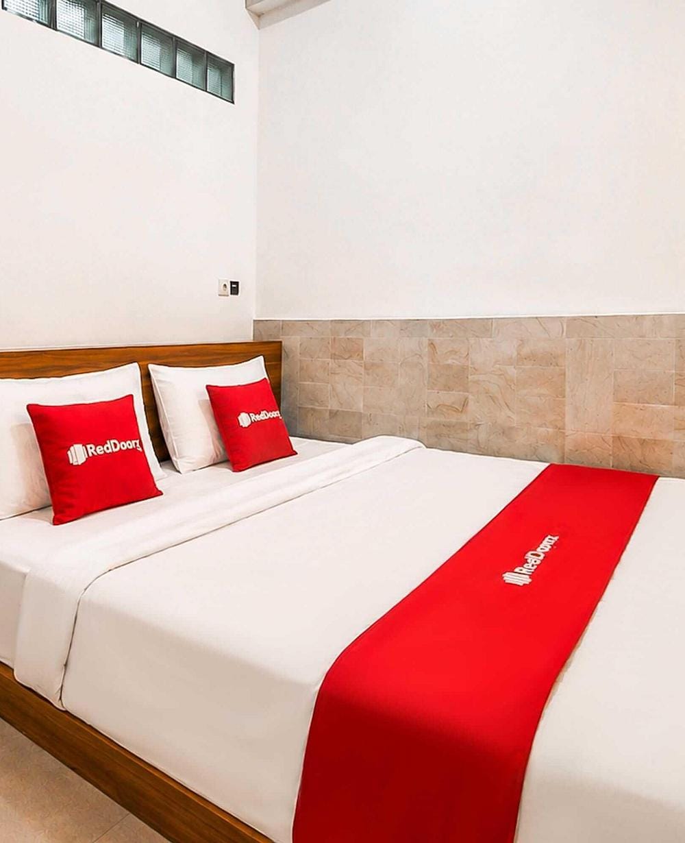 RedDoorz Standard Room with Sharing Bathroom