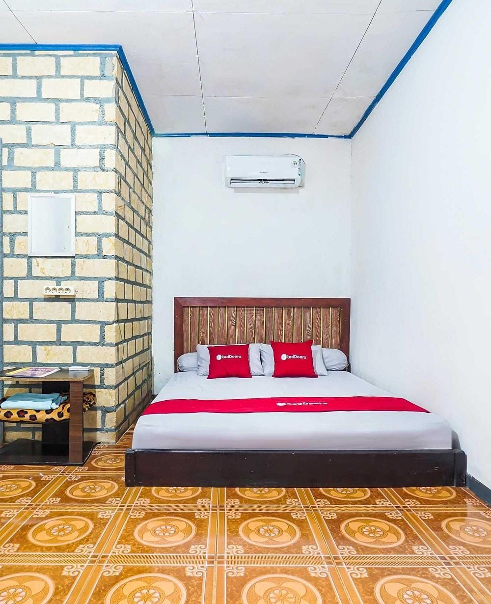 RedDoorz Room