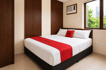 RedDoorz at Mola Suites near Shopwise Makati City