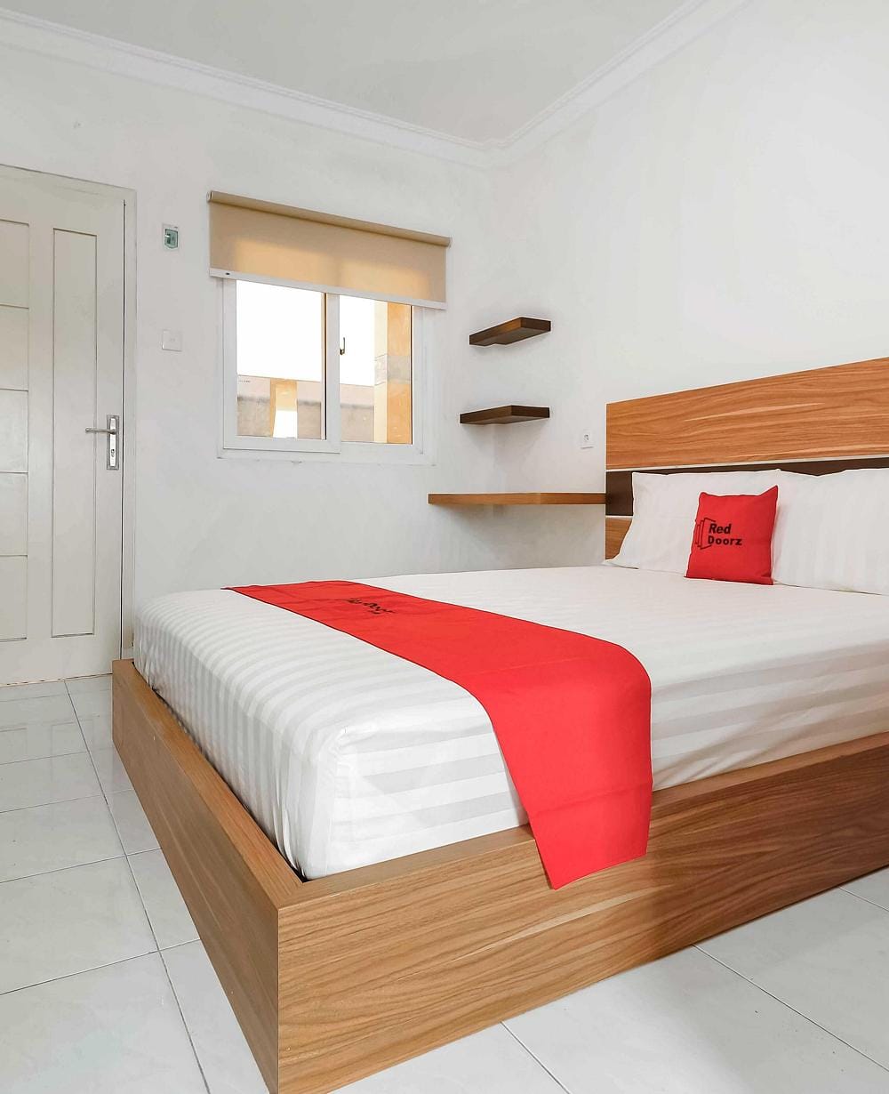 RedDoorz Room