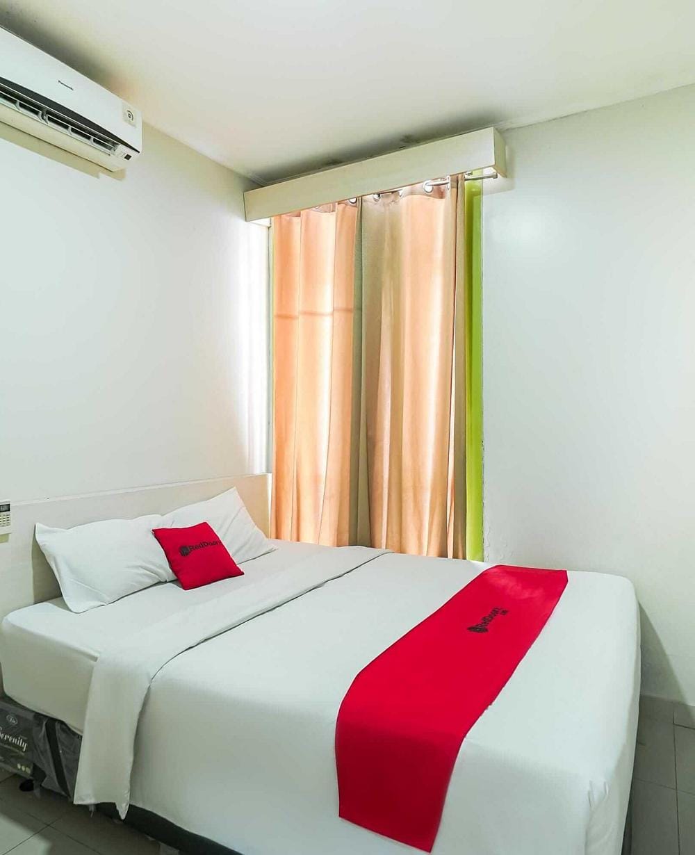 RedDoorz Room