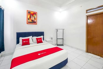 RedDoorz Plus near Universitas Maranatha Bandung 2
