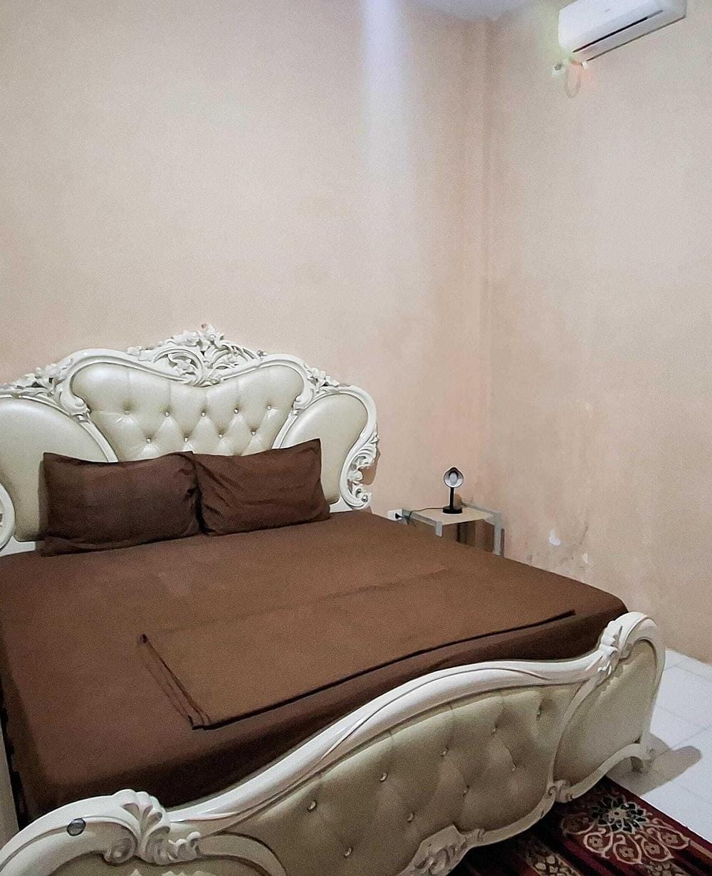 SALE Room