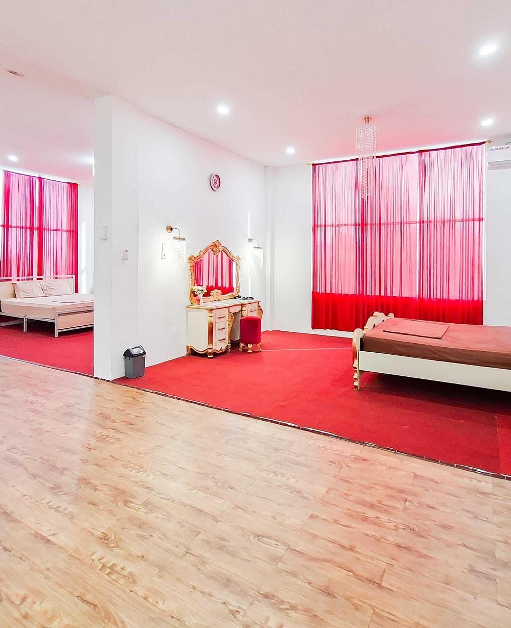 RedDoorz Family Room