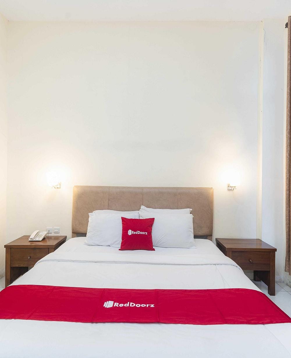 RedDoorz Superior Room