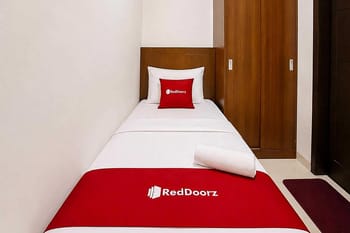 RedDoorz Syariah near Alun Alun Kota Bandung