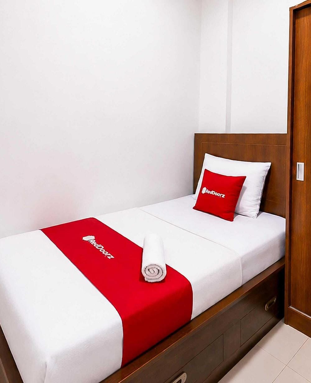 RedDoorz Room